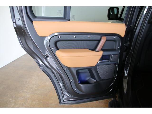 ディフェンダー 110X-ダイナミックHSE D300 認定中古車 エアサス7人乗りファミリーパック ブラックエクステリアパック 22インチブラックホイール ヘッドアップディスプレイ クリアサイトリアビューミラー シートクーラー 弊社販売ワンオーナー(21枚目)