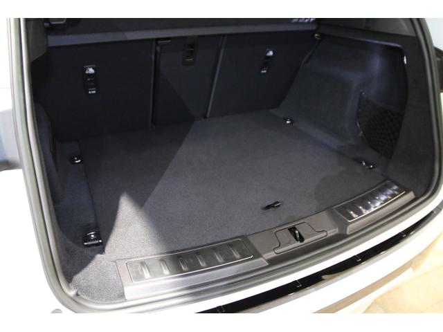 レンジローバーイヴォーク 認定中古車 弊社販売ワンオーナー 20インチグロスブラックアルミホイール ワイヤレスブルートゥース接続 ブラックコントラストルーフ Pivi Proナビゲーション ワイヤレス充電 プライバシーガラス(10枚目)