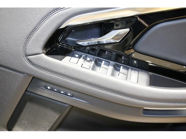 レンジローバーイヴォーク 認定中古車 弊社販売ワンオーナー 20インチグロスブラックアルミホイール ワイヤレスブルートゥース接続 ブラックコントラストルーフ Pivi Proナビゲーション ワイヤレス充電 プライバシーガラス(15枚目)
