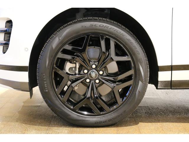 レンジローバーイヴォーク 認定中古車 弊社販売ワンオーナー 20インチグロスブラックアルミホイール ワイヤレスブルートゥース接続 ブラックコントラストルーフ Pivi Proナビゲーション ワイヤレス充電 プライバシーガラス(29枚目)