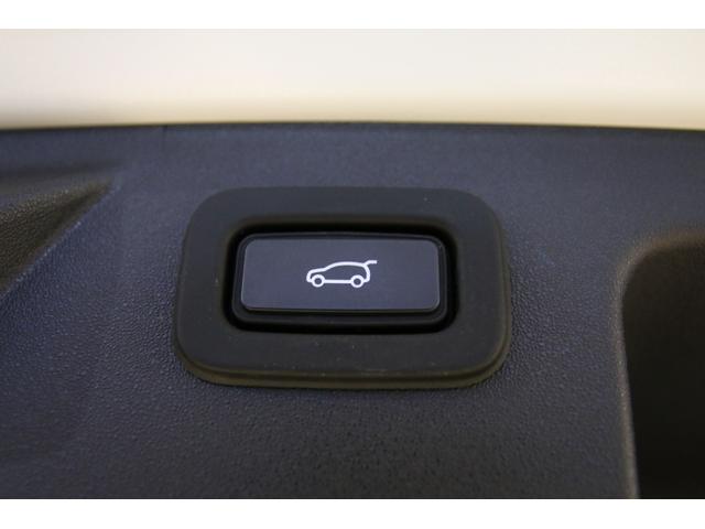 ディスカバリースポーツ S 180PS 認定中古車 7人乗り 20インチブラックアルミ 液晶ディスプレイ パワーテールゲート プレミアムLEDヘッドライト TVチューナー フロントシートヒーター ブラックコントラストルーフ(10枚目)