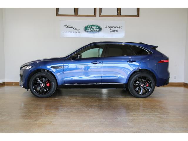 Fペイス R-ダイナミックブラックキュレーテッドフォージャパン 特別仕様車 弊社販売ワンオーナー 認定中古車 ガラスルーフ コールドクライメイトパック ワイヤレスデバイスチャージング シートメモリー機能 認定中古車保証2年付(3枚目)