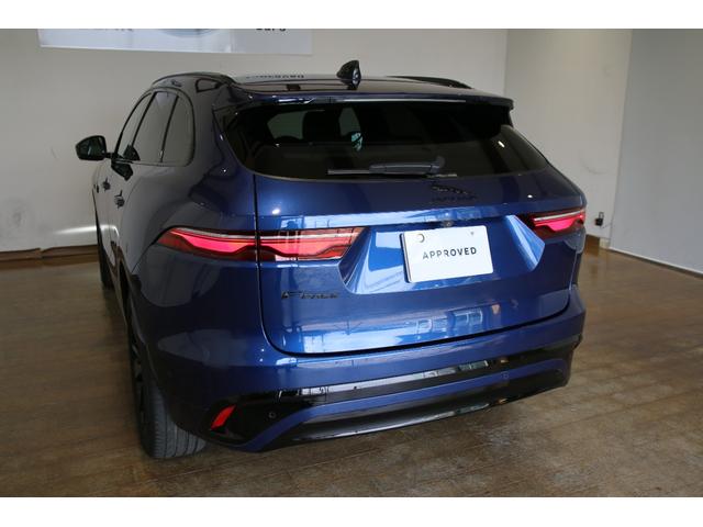 Fペイス R-ダイナミックブラックキュレーテッドフォージャパン 特別仕様車 弊社販売ワンオーナー 認定中古車 ガラスルーフ コールドクライメイトパック ワイヤレスデバイスチャージング シートメモリー機能 認定中古車保証2年付(6枚目)