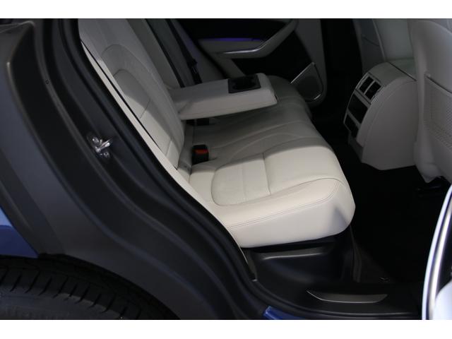 Fペイス R-ダイナミックブラックキュレーテッドフォージャパン 特別仕様車 弊社販売ワンオーナー 認定中古車 ガラスルーフ コールドクライメイトパック ワイヤレスデバイスチャージング シートメモリー機能 認定中古車保証2年付(28枚目)