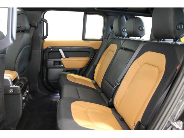 ディフェンダー １１０Ｘ－ダイナミックＨＳＥ　Ｄ３００　認定中古車　エアサス　ブラックパック　電動ステップ　ヘッドアップディスプレイ　ブラックホイール　プライバシーガラス　３ゾーンクライメートコントロール　イルミネーショントプレート　弊社販売ワンオーナー（24枚目）