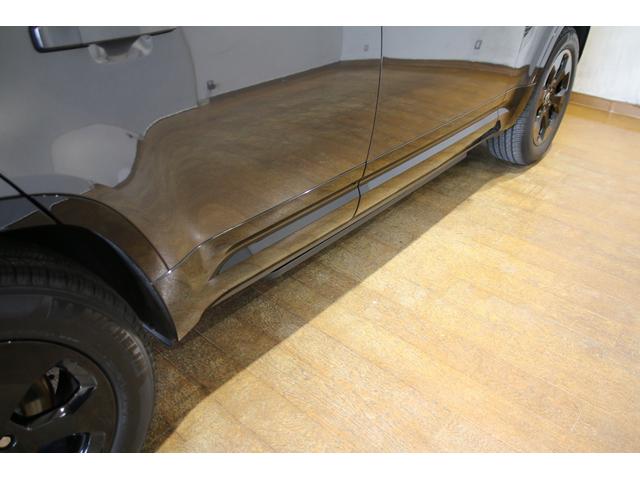 ディフェンダー １１０Ｘ－ダイナミックＨＳＥ　Ｄ３００　認定中古車　エアサス　ブラックパック　電動ステップ　ヘッドアップディスプレイ　ブラックホイール　プライバシーガラス　３ゾーンクライメートコントロール　イルミネーショントプレート　弊社販売ワンオーナー（44枚目）