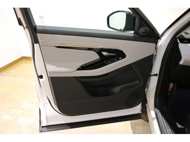 レンジローバーイヴォーク ＳＥ　認定中古車　弊社販売ワンオーナー　２０インチアルミホイール　シートメモリー　デジタルＴＶチューナー　フロントシートヒーター　ブラックコントラストルーフ　ＡＣＣ　ブラインドスポット（19枚目）