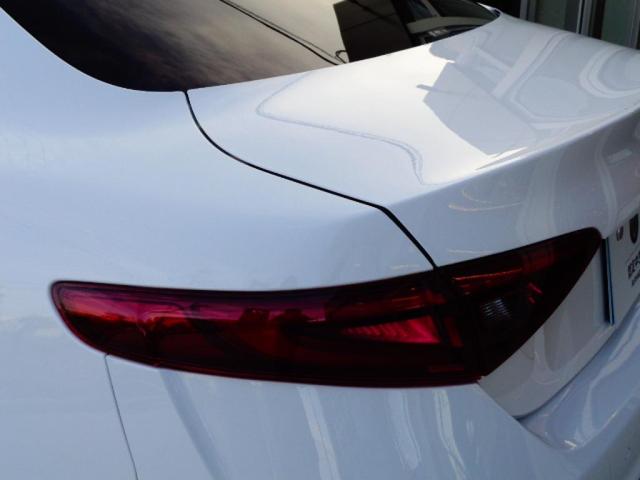 ジュリア スーパー　正規ディーラー車　弊社販売１オーナーユーザー様下取車両　前席ヒーター機能付キャメルレザーシート　純正ナビゲーション　ＴＶチューナー　バックカメラＥＴＣ　純正１８ＡＷ　パドルシフトＡＣＣ機能付（7枚目）