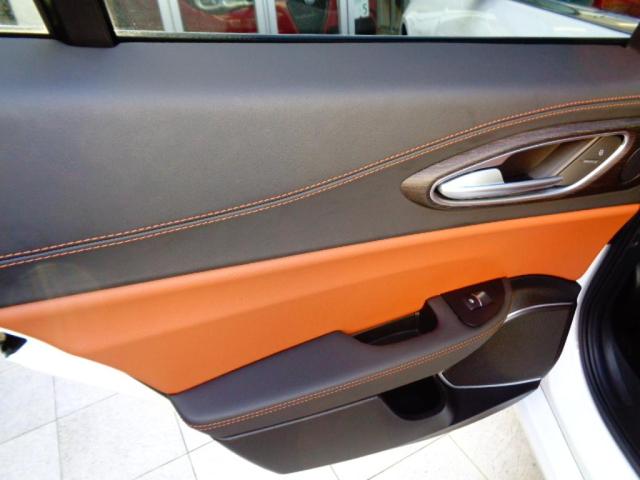 ジュリア スーパー　正規ディーラー車　弊社販売１オーナーユーザー様下取車両　前席ヒーター機能付キャメルレザーシート　純正ナビゲーション　ＴＶチューナー　バックカメラＥＴＣ　純正１８ＡＷ　パドルシフトＡＣＣ機能付（18枚目）