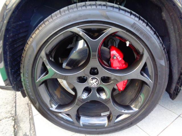 ステルヴィオ ２．０ターボ　Ｑ４ヴェローチェ　正規ディーラー車　１オーナー　純正２１インチＡＷ　前席ヒーター機能付レザーシート　純正ナビゲーション　バックカメラ　ＥＴＣ　ＬＥＤヘッドライト　液晶メーター（10枚目）