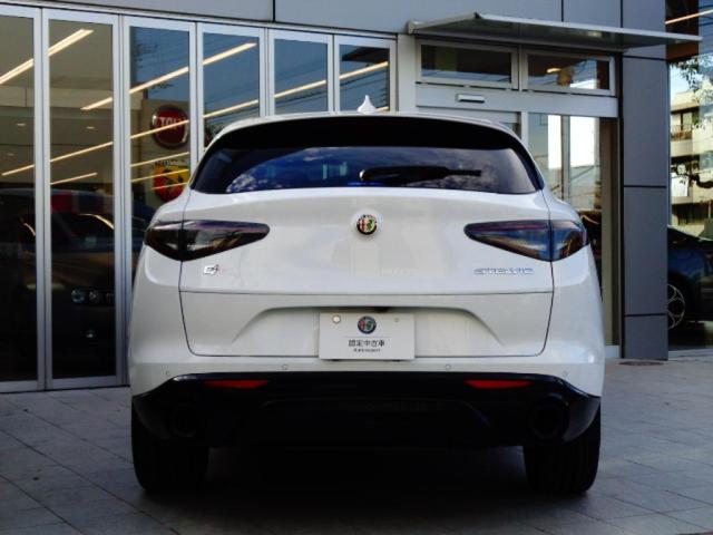 ステルヴィオ ２．０ターボ　Ｑ４ヴェローチェ　正規ディーラー車　１オーナー　純正２１インチＡＷ　前席ヒーター機能付レザーシート　純正ナビゲーション　バックカメラ　ＥＴＣ　ＬＥＤヘッドライト　液晶メーター（14枚目）