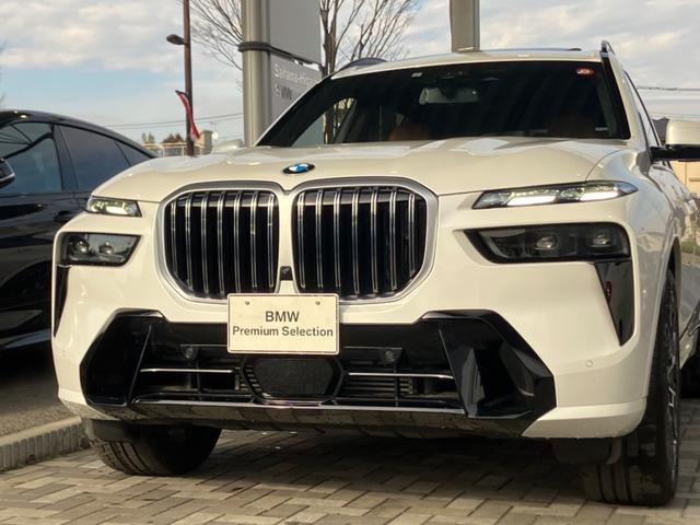 ｘＤｒｉｖｅ　４０ｄ　Ｍスポーツ　ワンオーナー　禁煙車　弊社デモカー　サードシート　２２インチアルミホイール　レーンチェンジウォーニング　ヘッドアップディスプレイ　パノラマガラスサンルーフ　ハーマンカードンスピーカー　カードキー(9枚目)