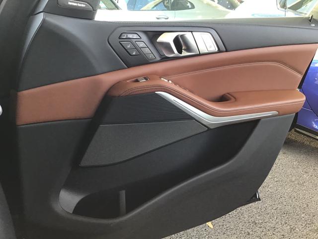 Ｘ７ ｘＤｒｉｖｅ　４０ｄ　Ｍスポーツ　アクティブクルーズコントロール　ヘッドアップディスプレイ　全周囲カメラ　ブラウンレザー　コンフォートアクセス　ガラスサンルーフ　地デジチューナー　アンビエントライト　リアエンターテイメントシステム（45枚目）