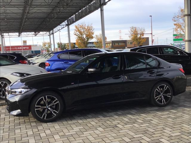 3シリーズ 320i Mスポーツ レンタアップ アクティブクルーズコントロール ヘッドアップディスプレイ 全周囲カメラ 前後パークディスタンスコントロール コンフォートアクセス 電動リアゲート アンビエントライト ワイヤレス充電(2枚目)