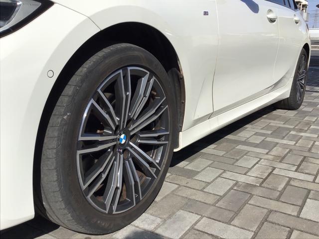 ３シリーズ ３２０ｉツーリング　Ｍスポーツ　アクティブクルーズコントロール　ヘッドアップディスプレイ　全周囲カメラ　ブラックレザー　コンフォートアクセス　電動リアゲート　アンビエントライト　ワイヤレス充電　アップルカープレイ　ＬＥＤヘッドライト（8枚目）