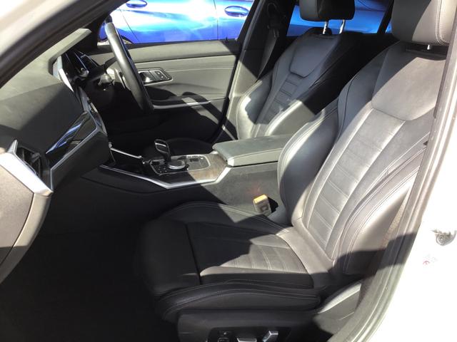 ３シリーズ ３２０ｉツーリング　Ｍスポーツ　アクティブクルーズコントロール　ヘッドアップディスプレイ　全周囲カメラ　ブラックレザー　コンフォートアクセス　電動リアゲート　アンビエントライト　ワイヤレス充電　アップルカープレイ　ＬＥＤヘッドライト（19枚目）