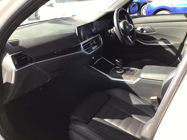 ３シリーズ ３２０ｉツーリング　Ｍスポーツ　アクティブクルーズコントロール　ヘッドアップディスプレイ　全周囲カメラ　ブラックレザー　コンフォートアクセス　電動リアゲート　アンビエントライト　ワイヤレス充電　アップルカープレイ　ＬＥＤヘッドライト（20枚目）