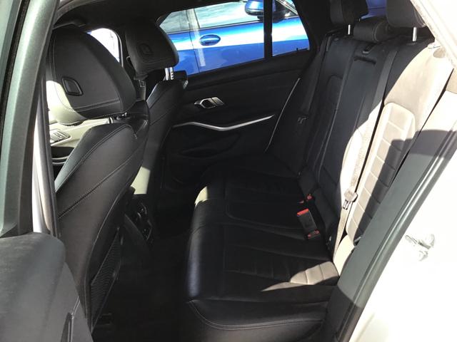 ３シリーズ ３２０ｉツーリング　Ｍスポーツ　アクティブクルーズコントロール　ヘッドアップディスプレイ　全周囲カメラ　ブラックレザー　コンフォートアクセス　電動リアゲート　アンビエントライト　ワイヤレス充電　アップルカープレイ　ＬＥＤヘッドライト（21枚目）