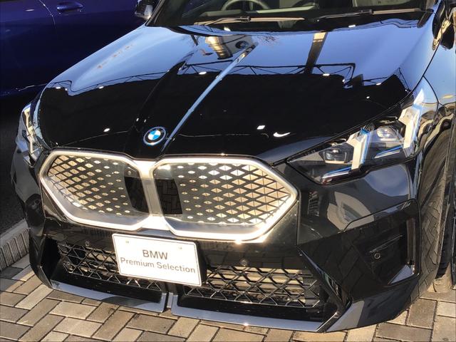 iX2 xDrive 30 Mスポーツ レンタアップ アクティブクルーズコントロール ヘッドアップディスプレイ 全周囲カメラ コンフォートアクセス ガラスルーフ 電動リアゲート アンビエントライト アップルカープレイ ワイヤレス充電 ETC(6枚目)