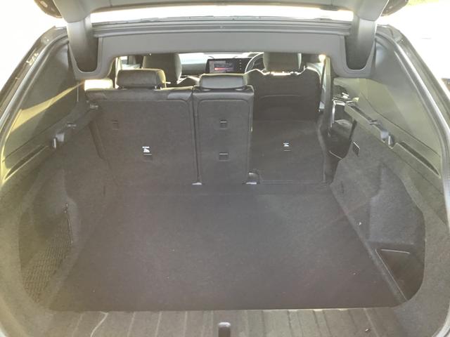 iX2 xDrive 30 Mスポーツ レンタアップ アクティブクルーズコントロール ヘッドアップディスプレイ 全周囲カメラ コンフォートアクセス ガラスルーフ 電動リアゲート アンビエントライト アップルカープレイ ワイヤレス充電 ETC(17枚目)