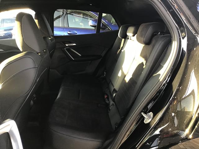 iX2 xDrive 30 Mスポーツ レンタアップ アクティブクルーズコントロール ヘッドアップディスプレイ 全周囲カメラ コンフォートアクセス ガラスルーフ 電動リアゲート アンビエントライト アップルカープレイ ワイヤレス充電 ETC(26枚目)