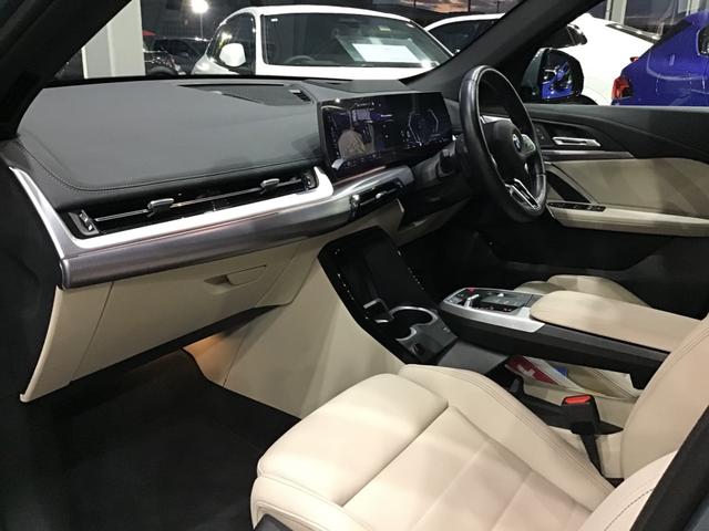 X1 xDrive 20d Mスポーツ アクティブクルーズコントロール ヘッドアップディスプレイ 全周囲カメラ 白革 コンフォートアクセス 電動リアゲート アンビエントライト ハーマンカードンスピーカー アップルカープレイ ワイヤレス充電(18枚目)