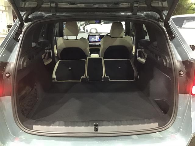 X1 xDrive 20d Mスポーツ アクティブクルーズコントロール ヘッドアップディスプレイ 全周囲カメラ 白革 コンフォートアクセス 電動リアゲート アンビエントライト ハーマンカードンスピーカー アップルカープレイ ワイヤレス充電(23枚目)