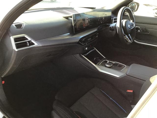 3シリーズ 318iツーリング Mスポーツ アクティブクルーズコントロール ヘッドアップディスプレイ 全周囲カメラ コンフォートアクセス アンビエントライト アップルカープレイ ワイヤレス充電 電動リアゲート 前後パークディスタンスコントロール(19枚目)