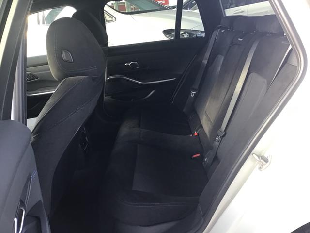 3シリーズ 320d xDriveツーリング Mスポーツ アクティブクルーズコントロール ヘッドアップディスプレイ 全周囲カメラ コンフォートアクセス 電動リアゲート アンビエントライト アップルカープレイ ワイヤレス充電 前後パークディスタンスコントロール(22枚目)