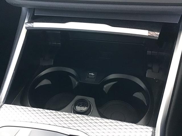 3シリーズ 320d xDriveツーリング Mスポーツ アクティブクルーズコントロール ヘッドアップディスプレイ 全周囲カメラ コンフォートアクセス 電動リアゲート アンビエントライト アップルカープレイ ワイヤレス充電 前後パークディスタンスコントロール(40枚目)