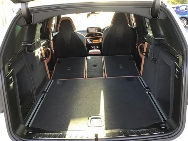 Ｘ３ Ｍ４０ｄ　ブラウンレザー　アクティブクルーズコントロール　ヘッドアップディスプレイ　全周囲カメラ　コンフォートアクセス　地デジチューナー　電動リアゲート　アンビエントライト　アップルカープレイ　ワイヤレス充電（25枚目）