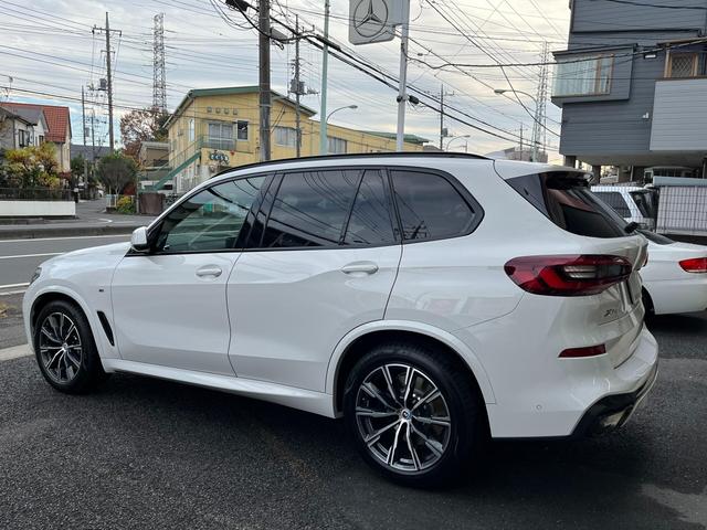 Ｘ５ ｘＤｒｉｖｅ　４０ｄ　Ｍスポーツ　７人乗り　グラスルーフ　１オーナー　４ＷＤ　ＨＤＤナビ　ＥＴＣ　バックカメラ　革シート　アルミホイール　３列シート　フルセグ　シートエアコン　全周囲カメラ　シートヒーター　ターボ　アイドリングストップ（9枚目）