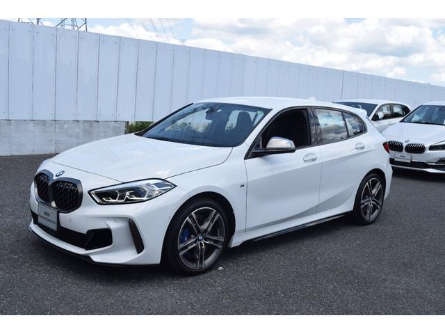 M135i xDrive 元弊社試乗車 純正ナビ ミラーETC 被害軽減ブレーキ 車線逸脱・変更警告 シートヒーター 電動シート ACC バックカメラ 前後障害物センサー コンフォートA 電動トランクゲート LEDヘッドライト(28枚目)
