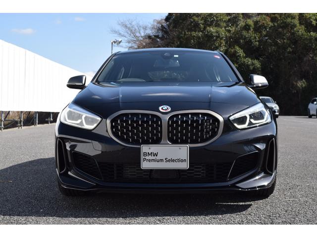 Ｍ１３５ｉ　ｘＤｒｉｖｅ　純正ナビ　１８インチ　衝突軽減ブレーキ　ＡＣＣ　バックカメラ　前後障害物センサー　後退アシスト　ＳＯＳコール　電動Ｒゲート　ブラックレザー　シートヒーター　Ｂｌｕｅｔｏｏｔｈ　車線逸脱警告(27枚目)