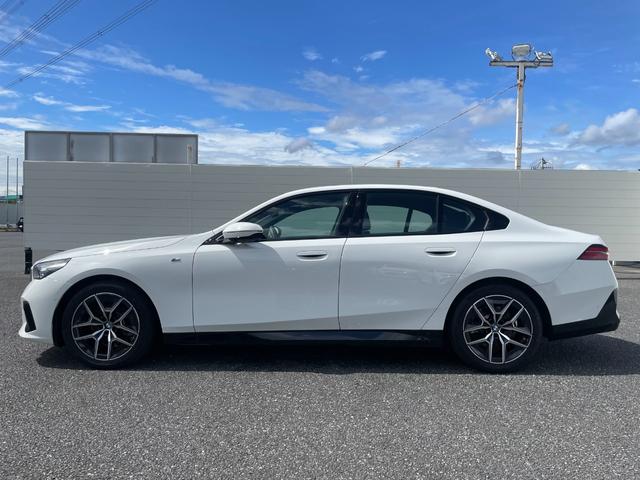 5シリーズ 523i Mスポーツ 認定中古車/元デモカー/マイルドハイブリッド/コンフォートドライビングPKG(アダプティブサスペンション/インテグレイテッドアクティブステアリング/ランバーサポート/4ゾーンオートエアコン)/TV(6枚目)