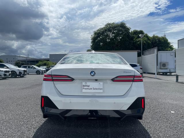 5シリーズ 523i Mスポーツ 認定中古車/元デモカー/マイルドハイブリッド/コンフォートドライビングPKG(アダプティブサスペンション/インテグレイテッドアクティブステアリング/ランバーサポート/4ゾーンオートエアコン)/TV(7枚目)