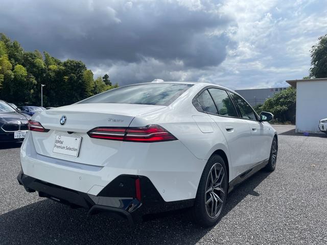 5シリーズ 523i Mスポーツ 認定中古車/元デモカー/マイルドハイブリッド/コンフォートドライビングPKG(アダプティブサスペンション/インテグレイテッドアクティブステアリング/ランバーサポート/4ゾーンオートエアコン)/TV(8枚目)