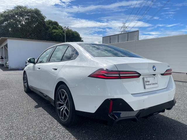 5シリーズ 523i Mスポーツ 認定中古車/元デモカー/マイルドハイブリッド/コンフォートドライビングPKG(アダプティブサスペンション/インテグレイテッドアクティブステアリング/ランバーサポート/4ゾーンオートエアコン)/TV(9枚目)