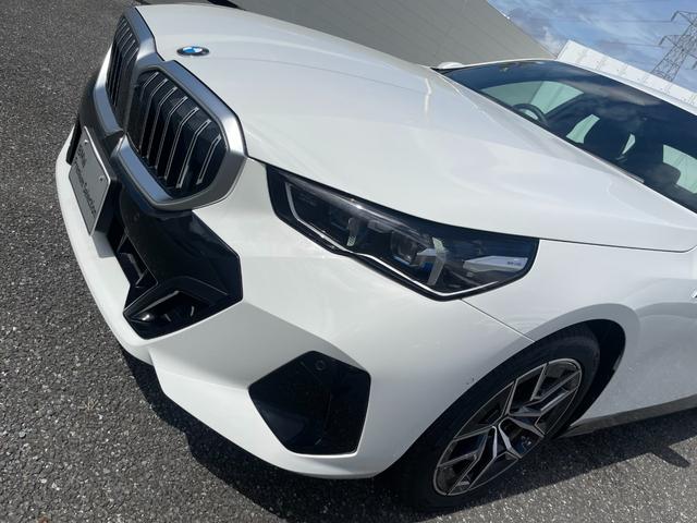 5シリーズ 523i Mスポーツ 認定中古車/元デモカー/マイルドハイブリッド/コンフォートドライビングPKG(アダプティブサスペンション/インテグレイテッドアクティブステアリング/ランバーサポート/4ゾーンオートエアコン)/TV(10枚目)