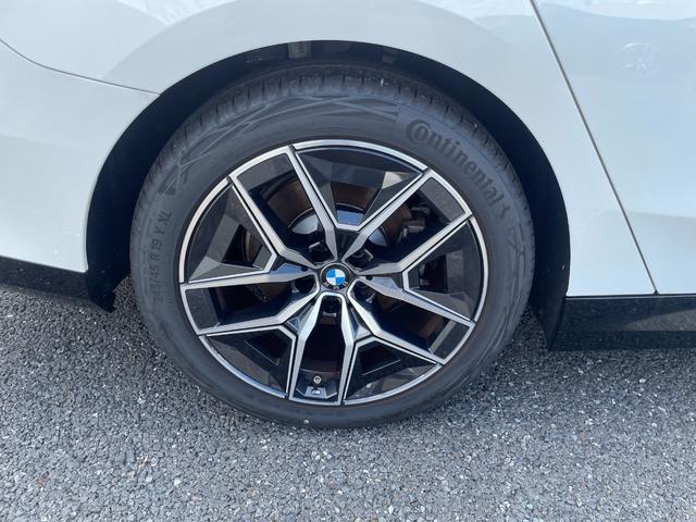 5シリーズ 523i Mスポーツ 認定中古車/元デモカー/マイルドハイブリッド/コンフォートドライビングPKG(アダプティブサスペンション/インテグレイテッドアクティブステアリング/ランバーサポート/4ゾーンオートエアコン)/TV(16枚目)