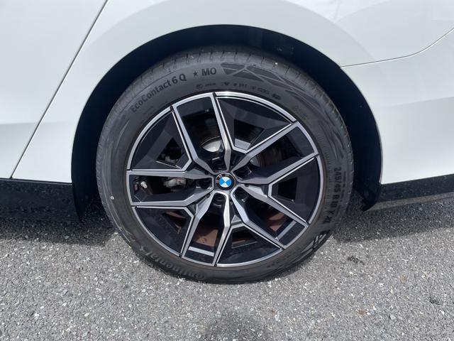 5シリーズ 523i Mスポーツ 認定中古車/元デモカー/マイルドハイブリッド/コンフォートドライビングPKG(アダプティブサスペンション/インテグレイテッドアクティブステアリング/ランバーサポート/4ゾーンオートエアコン)/TV(17枚目)