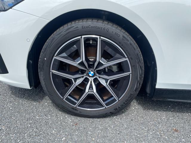 5シリーズ 523i Mスポーツ 認定中古車/元デモカー/マイルドハイブリッド/コンフォートドライビングPKG(アダプティブサスペンション/インテグレイテッドアクティブステアリング/ランバーサポート/4ゾーンオートエアコン)/TV(18枚目)