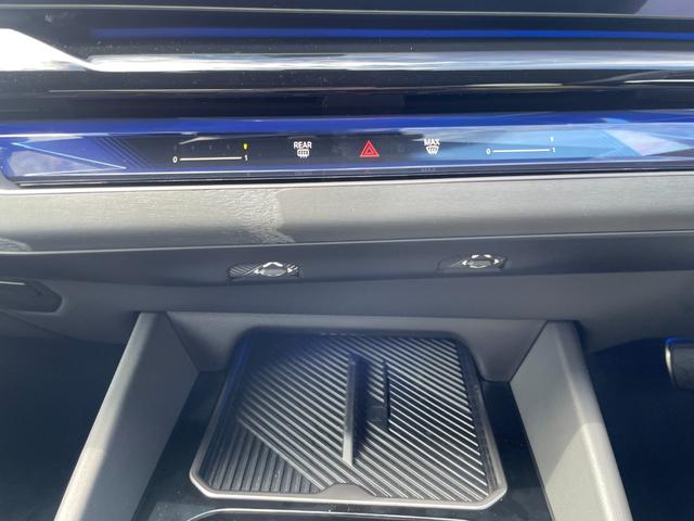 5シリーズ 523i Mスポーツ 認定中古車/元デモカー/マイルドハイブリッド/コンフォートドライビングPKG(アダプティブサスペンション/インテグレイテッドアクティブステアリング/ランバーサポート/4ゾーンオートエアコン)/TV(24枚目)