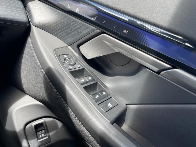 5シリーズ 523i Mスポーツ 認定中古車/元デモカー/マイルドハイブリッド/コンフォートドライビングPKG(アダプティブサスペンション/インテグレイテッドアクティブステアリング/ランバーサポート/4ゾーンオートエアコン)/TV(36枚目)