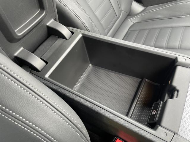 ３シリーズ ３１８ｉツーリング　Ｍスポーツ　認定中古車　ドライビングアシストプロフェッショナル　パーキングアシストプラス　ブラックレザーシート　ヒーター　プライバシーガラス　アダプティブＬＥＤライト　１８アロイーホイール　ミラー内臓ＥＴＣ（19枚目）