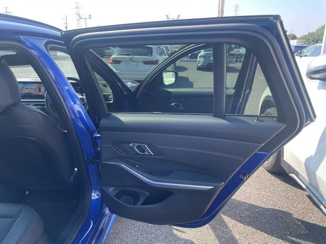 ３シリーズ ３１８ｉツーリング　Ｍスポーツ　認定中古車　ドライビングアシストプロフェッショナル　パーキングアシストプラス　ブラックレザーシート　ヒーター　プライバシーガラス　アダプティブＬＥＤライト　１８アロイーホイール　ミラー内臓ＥＴＣ（40枚目）