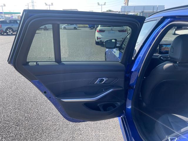 ３シリーズ ３１８ｉツーリング　Ｍスポーツ　認定中古車　ドライビングアシストプロフェッショナル　パーキングアシストプラス　ブラックレザーシート　ヒーター　プライバシーガラス　アダプティブＬＥＤライト　１８アロイーホイール　ミラー内臓ＥＴＣ（49枚目）