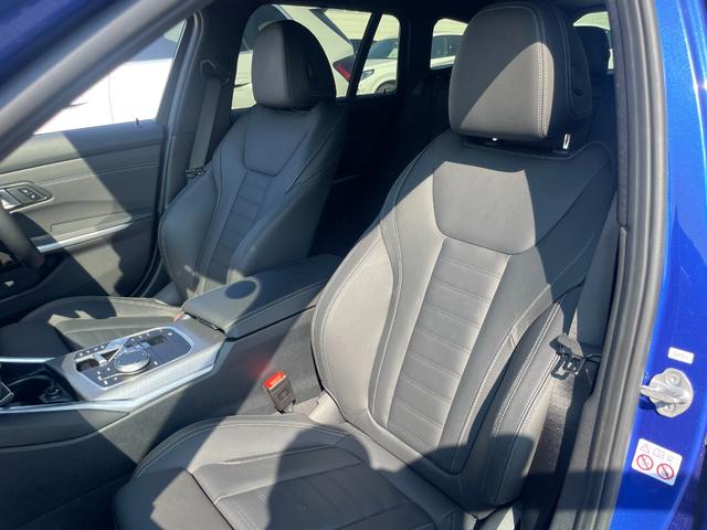 ３シリーズ ３１８ｉツーリング　Ｍスポーツ　認定中古車　ドライビングアシストプロフェッショナル　パーキングアシストプラス　ブラックレザーシート　ヒーター　プライバシーガラス　アダプティブＬＥＤライト　１８アロイーホイール　ミラー内臓ＥＴＣ（51枚目）