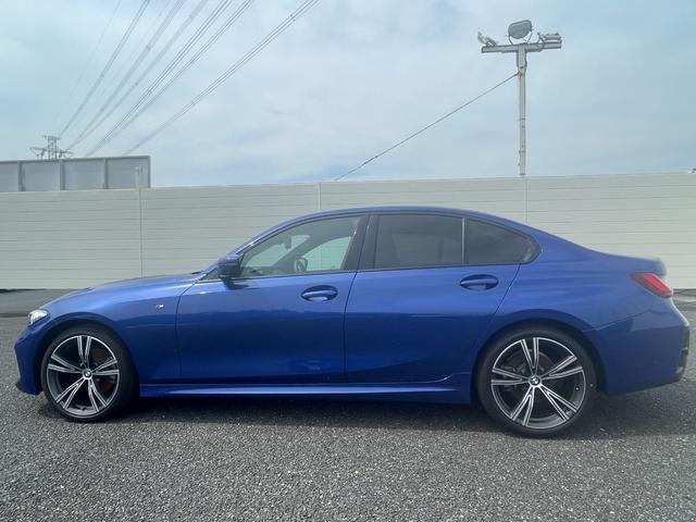3シリーズ 320d xDriveMスポーツエディションシャドー 認定中古車 ドライビングアシストプロフェッショナル パーキングアシストプラス ブラックレザーシート ヒーター プライバシーガラス アダプティブLEDライト 19アロイーホイール ミラー内臓ETC(6枚目)