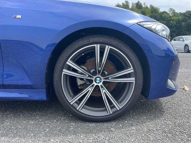 3シリーズ 320d xDriveMスポーツエディションシャドー 認定中古車 ドライビングアシストプロフェッショナル パーキングアシストプラス ブラックレザーシート ヒーター プライバシーガラス アダプティブLEDライト 19アロイーホイール ミラー内臓ETC(33枚目)